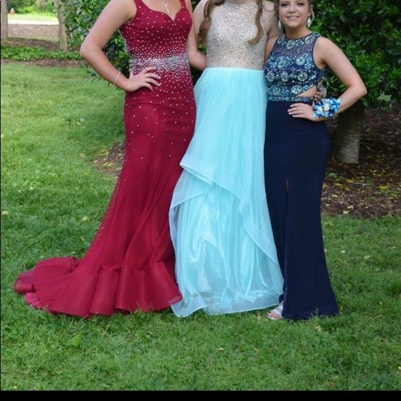 BEAUTIFUL prom dress - Picture 7 of 8